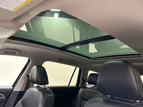 Used 2021 Volkswagen Atlas SE w/ Panoramic Sunroof Package image 23