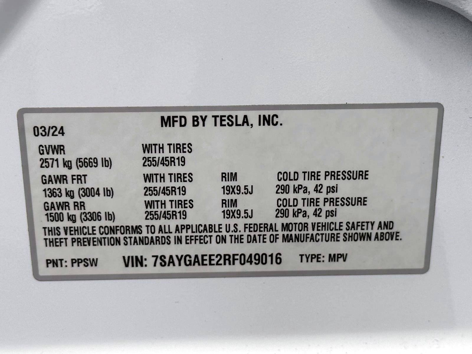 Used 2024 Tesla Model Y Long Range AWD/4WD image 32