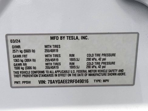 Used 2024 Tesla Model Y Long Range AWD/4WD image 32