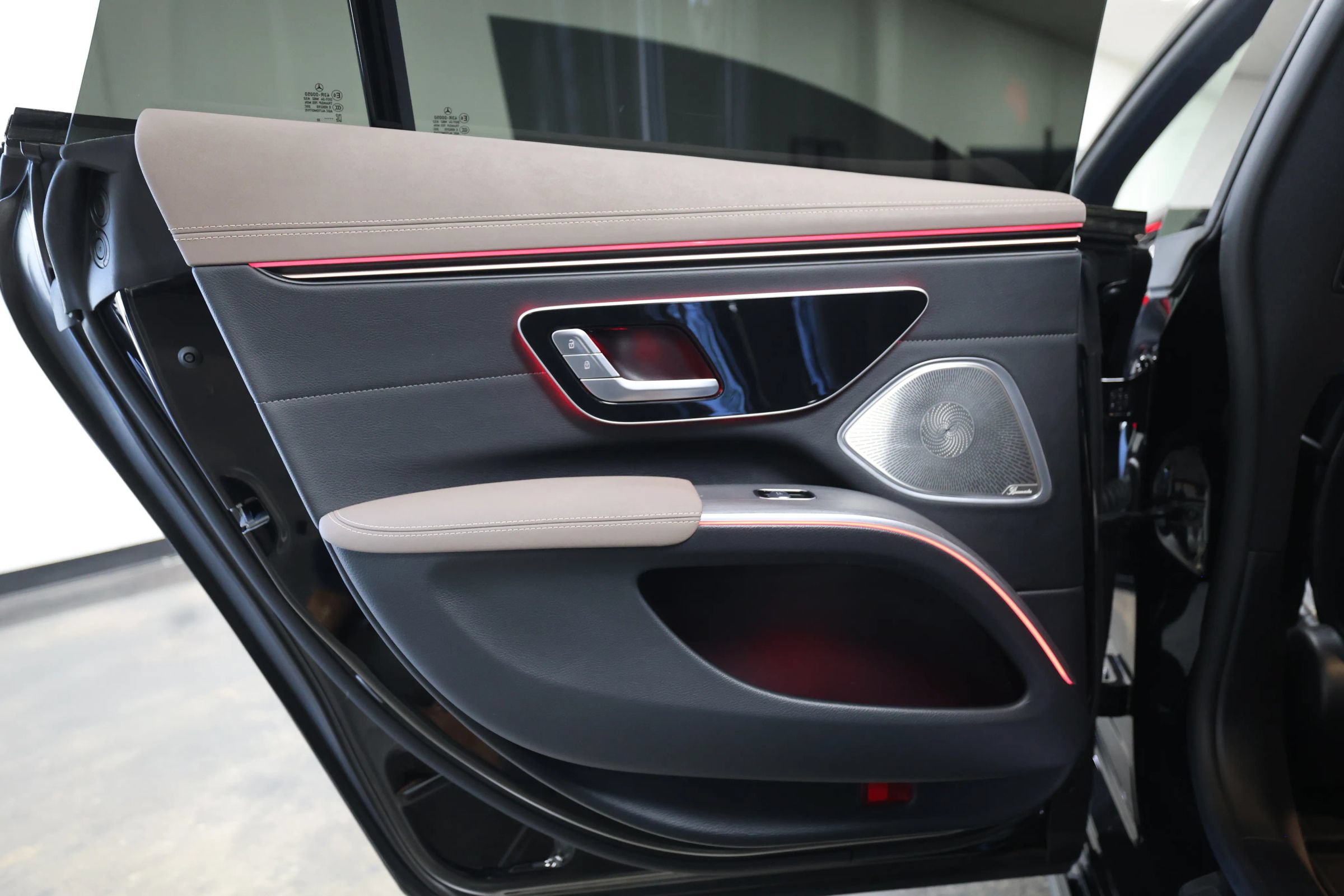 Used 2022 Mercedes-Benz EQS 580 4MATIC Sedan image 56