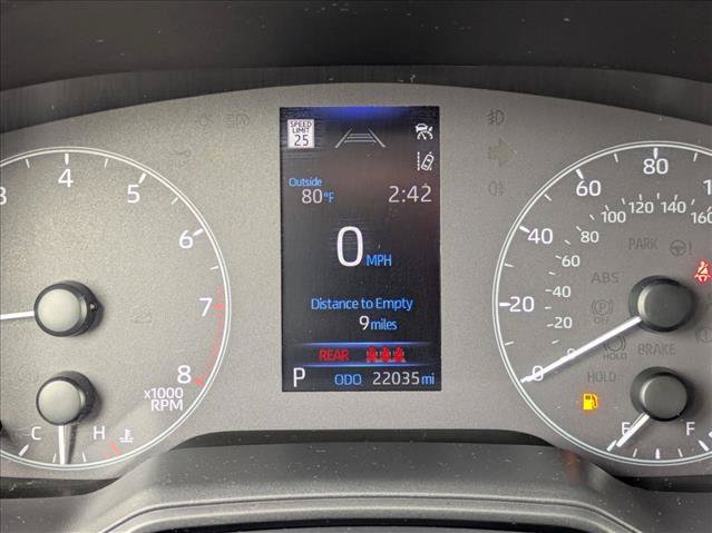 Used 2025 Toyota Corolla Cross LE FWD image 11