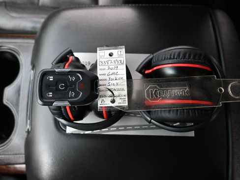 Used 2019 GMC Yukon XL SLT image 20