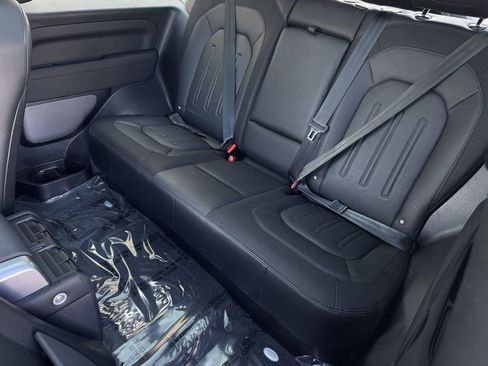 Used 2022 Land Rover Defender 90 X-Dynamic SE image 19