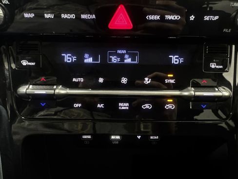 Used 2022 Kia Carnival SX Prestige image 38