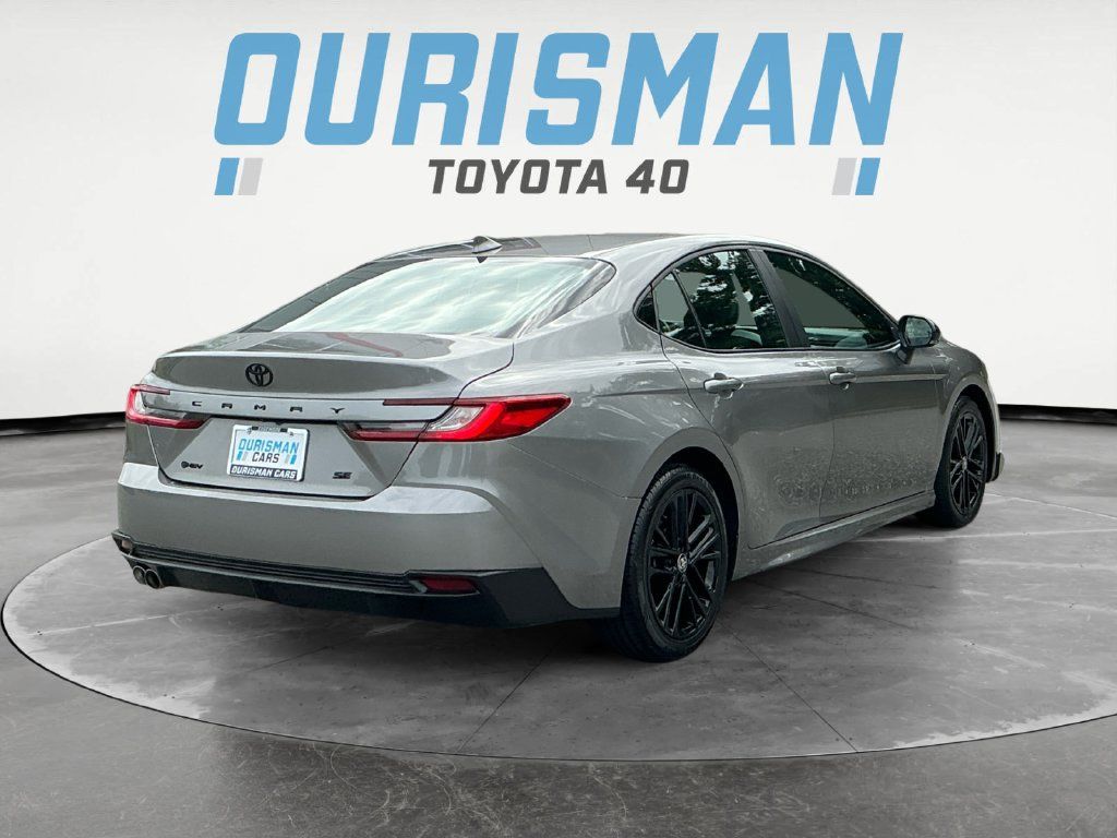 Used 2025 Toyota Camry SE FWD image 7