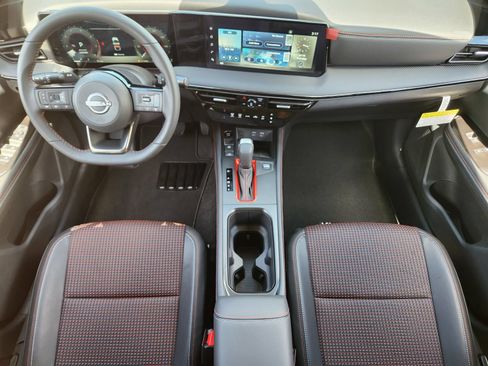 Used 2025 Nissan Kicks SR FWD image 22