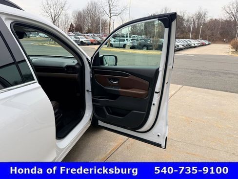 Certified 2025 Honda Pilot Elite image 22