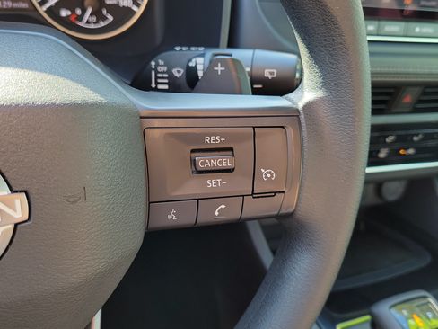 Certified 2025 Nissan Rogue S FWD image 21