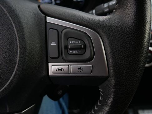 Used 2017 Subaru Forester 2.5i Touring AWD/4WD image 28