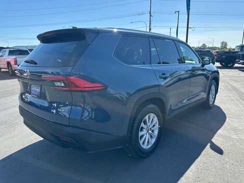 Certified 2024 Toyota Grand Highlander AWD image 8