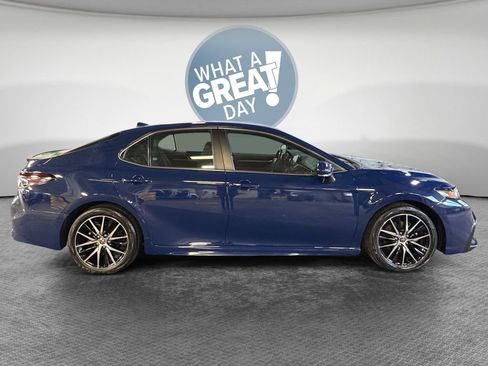 Used 2023 Toyota Camry SE w/ Cold Weather Package image 2