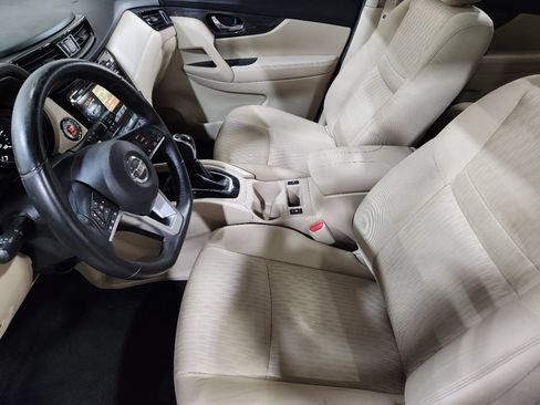 Used 2017 Nissan Rogue SV FWD image 31