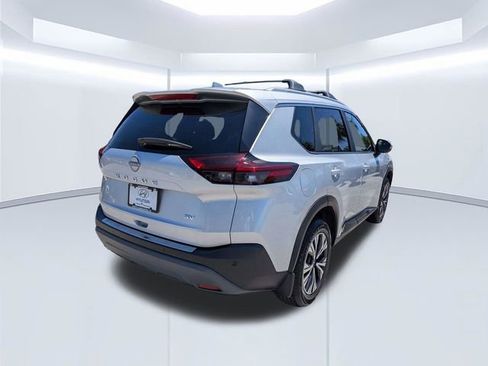 Used 2023 Nissan Rogue SV w/ SV Premium B Package FWD image 4