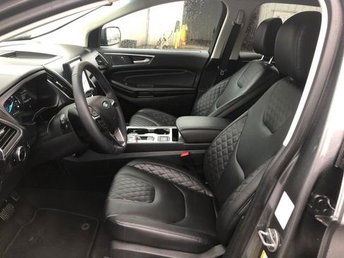 Certified 2024 Ford Edge Titanium image 9