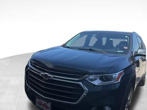 Used 2019 Chevrolet Traverse LT w/ LT Premium Package FWD image 2