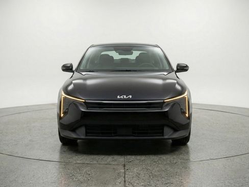 Used 2025 Kia K4 FWD image 2