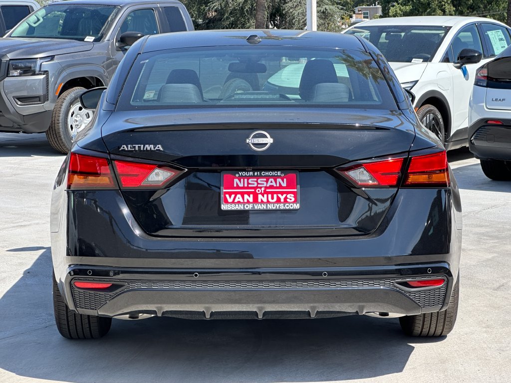 Used 2025 Nissan Altima 2.5 S FWD image 5
