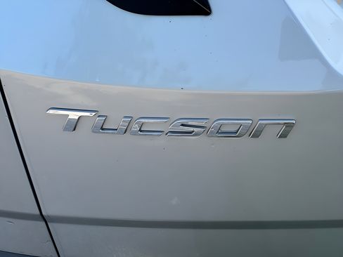 Used 2024 Hyundai Tucson Limited AWD/4WD image 9