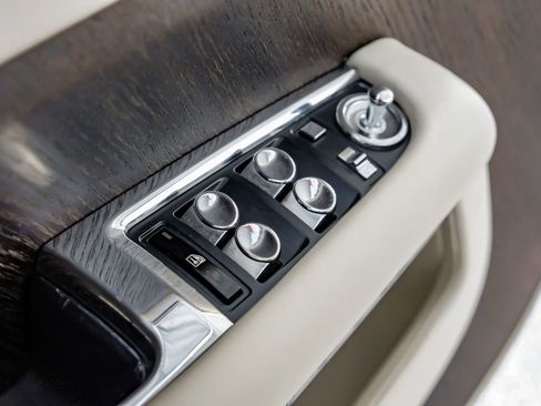 Used 2016 Rolls-Royce Wraith image 39