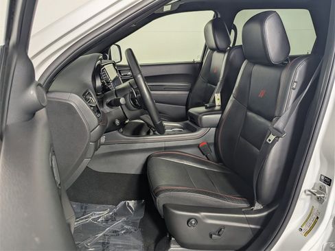 Used 2024 Dodge Durango GT image 12