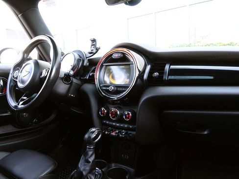 Used 2017 MINI Cooper S image 7