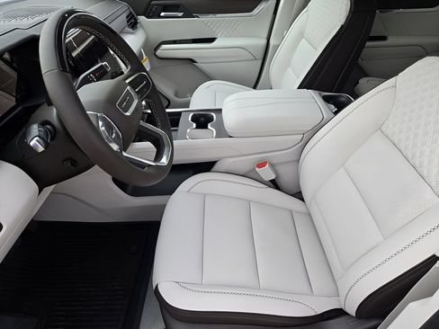 New 2026 GMC Acadia Denali w/ Super Cruise Package FWD image 8