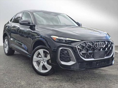New 2025 Audi Q5 Prestige image 1