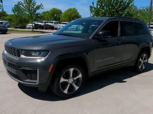 New 2026 Jeep Grand Cherokee Limited AWD/4WD image 4