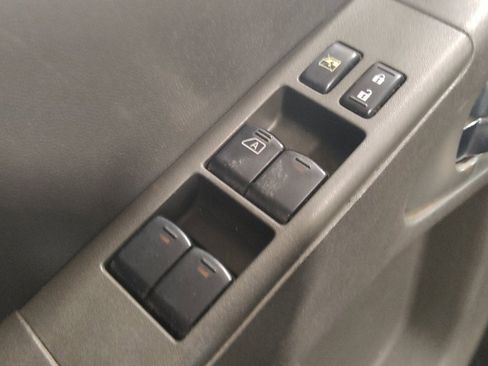 Used 2018 Nissan Frontier PRO-4X AWD/4WD image 27