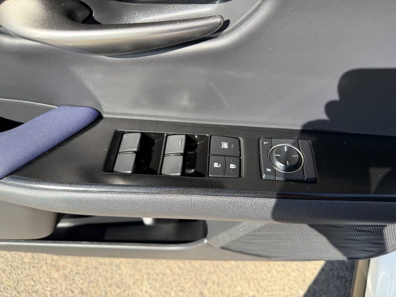 Used 2021 Lexus UX 250h w/ Premium Package AWD/4WD image 16