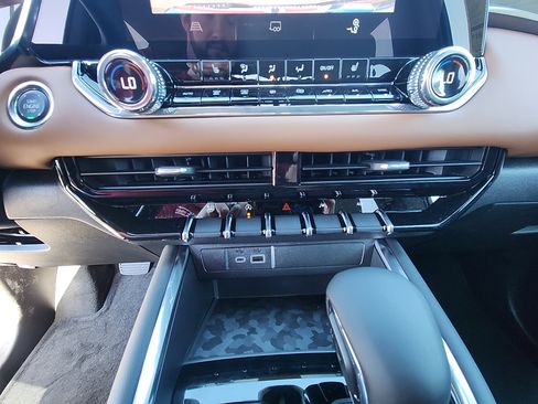 New 2026 GMC Canyon AT4 image 24