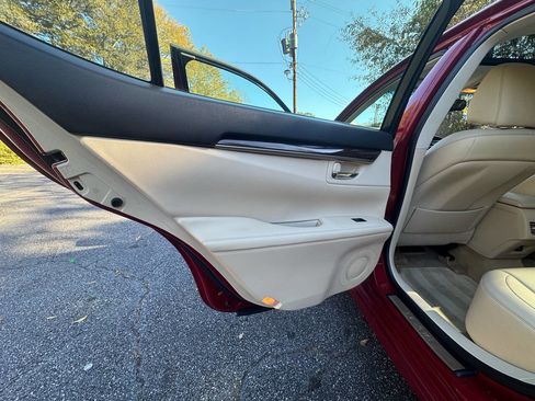 Used 2013 Lexus ES 350 w/ Premium Pkg image 11