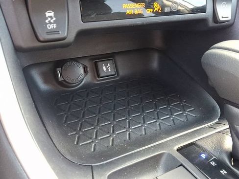 Used 2019 Toyota RAV4 LE w/ All Weather Liner Package AWD/4WD image 28