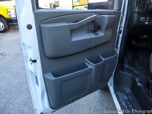 Used 2021 GMC Savana 3500 Extended w/ Power Convenience Package image 17