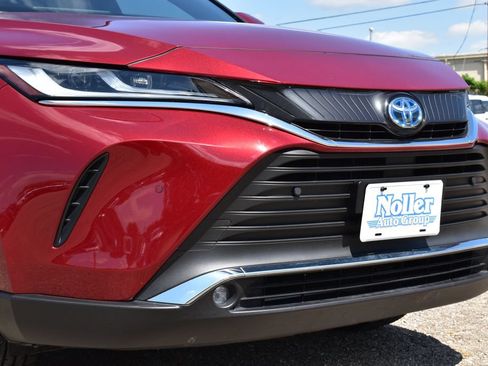 Used 2024 Toyota Venza XLE AWD/4WD image 5