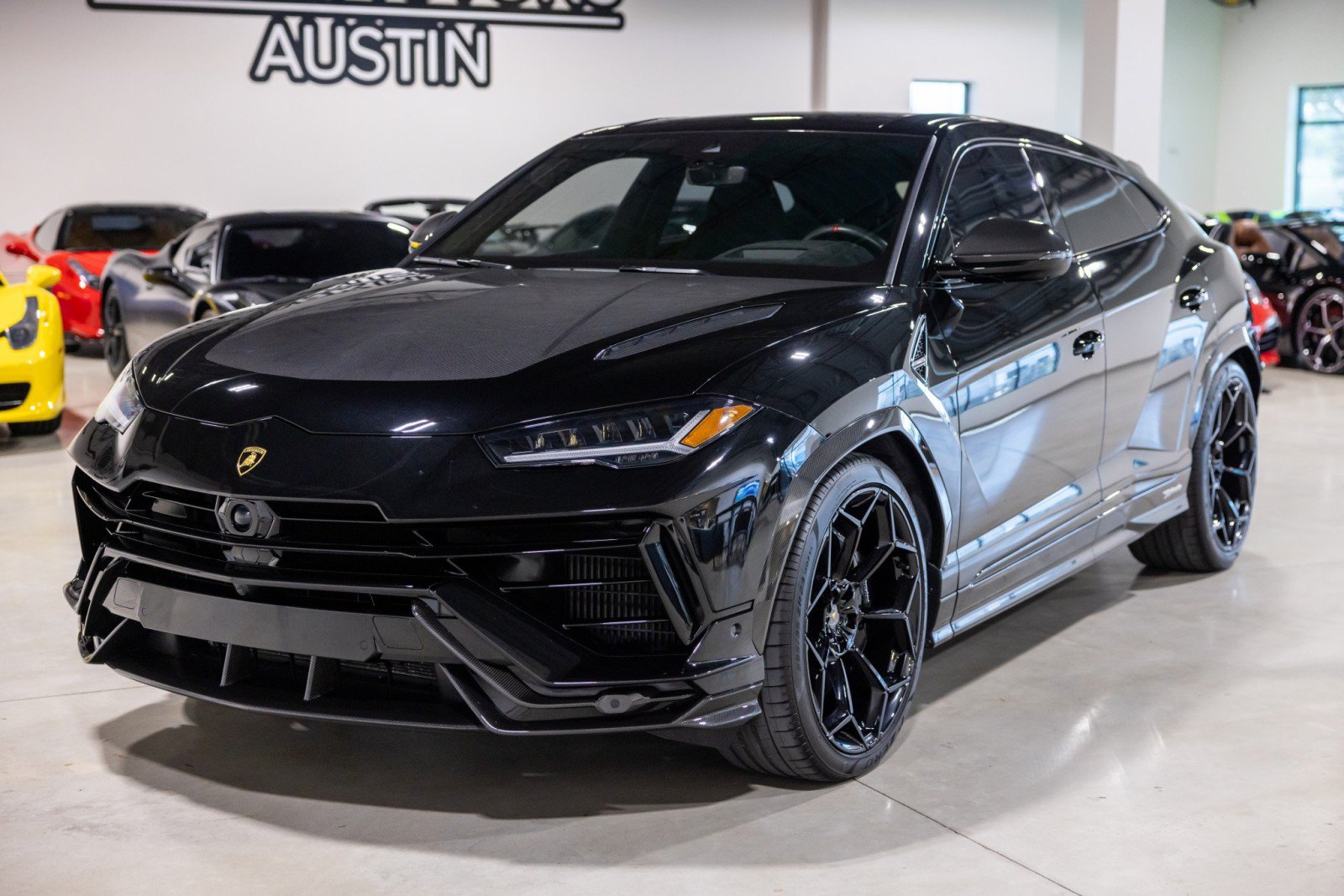 Used 2024 Lamborghini Urus Performante AWD/4WD image 12
