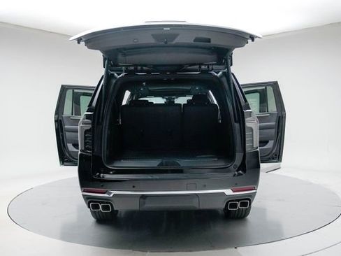 New 2026 Chevrolet Suburban High Country AWD/4WD image 21