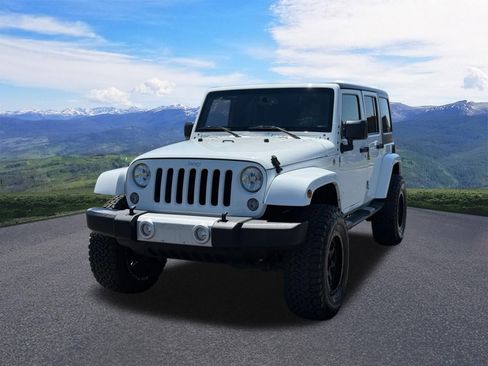 Used 2015 Jeep Wrangler Unlimited Sahara w/ Connectivity Group AWD/4WD image 1