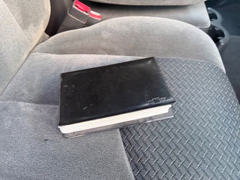 Used 2004 Chevrolet Avalanche LS image 18