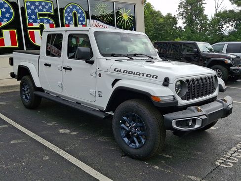 New 2026 Jeep Gladiator Sport AWD/4WD image 2