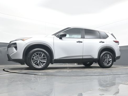 Certified 2025 Nissan Rogue S image 25