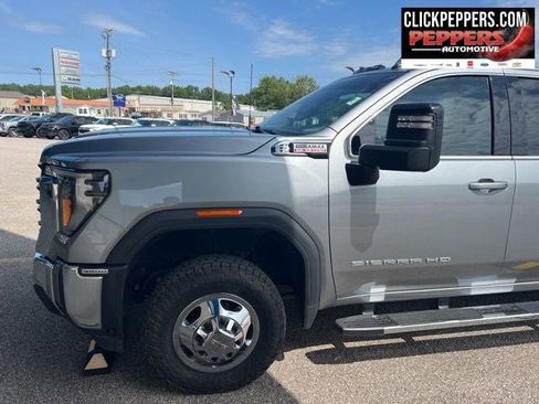 Used 2025 GMC Sierra 3500 SLE w/ SLE Convenience Package AWD/4WD image 2