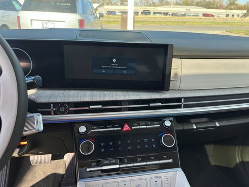 New 2025 Hyundai Santa Fe Calligraphy FWD image 18