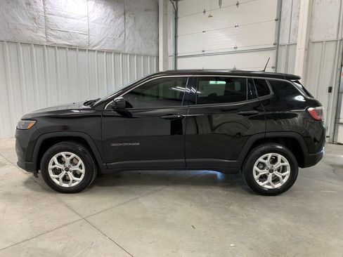 Used 2025 Jeep Compass Sport AWD/4WD image 19