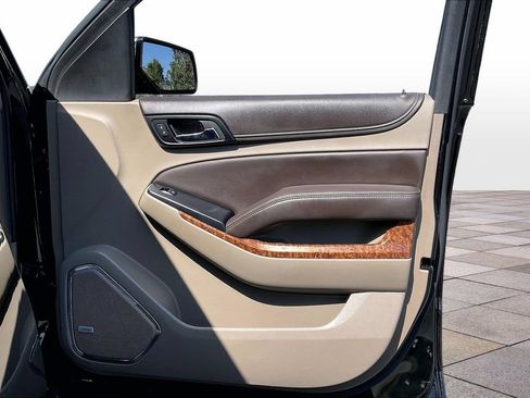 Used 2019 Chevrolet Suburban Premier AWD/4WD image 24