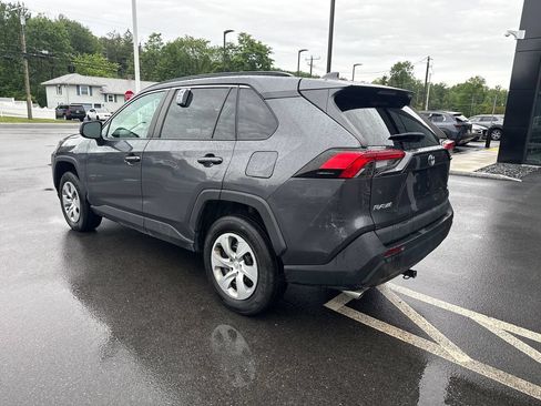Used 2021 Toyota RAV4 LE AWD/4WD image 3
