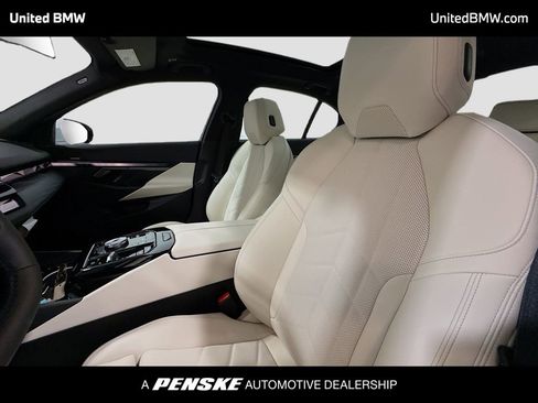 New 2026 BMW i5 eDrive40 image 5