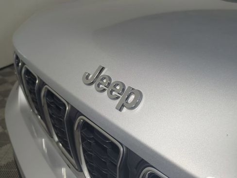 Used 2022 Jeep Grand Cherokee L Laredo w/ Luxury Tech Group I AWD/4WD image 13
