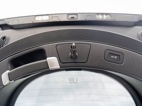 Used 2024 Jaguar F-TYPE R-Dynamic RWD image 47