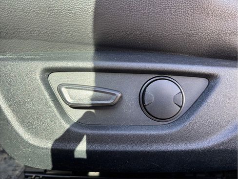 Used 2020 Ford Mustang Premium image 19